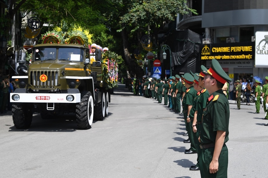 Gallery - 	胡伯伯部队送别阮富仲总书记